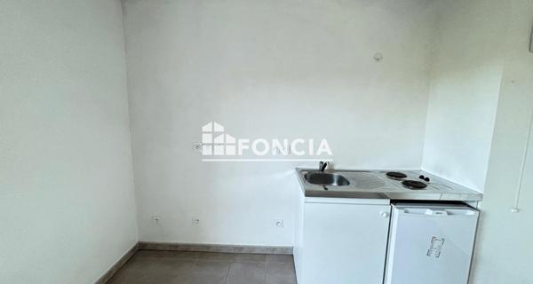 Location Studio 25.4 m² - Francheville 69340