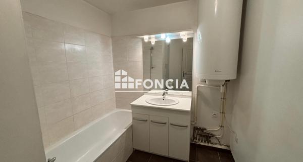 Location Studio 25.4 m² - Francheville 69340