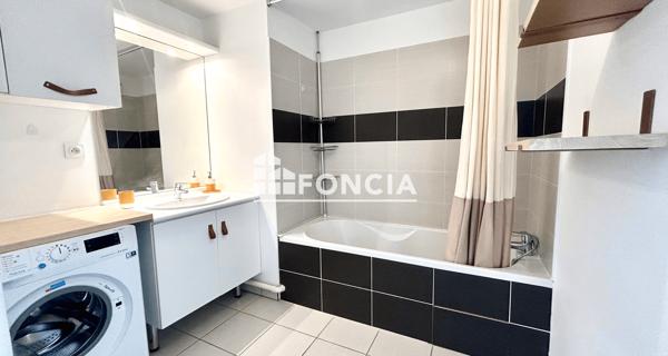 Location Appartement meublé 3 pièces 64 m² - Lyon 69008