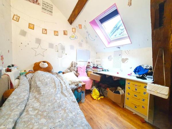 Charmant cocon de 102 m² avec extérieur et atelier, idéalement situé près de la gare de Champagne-sur-Seine.