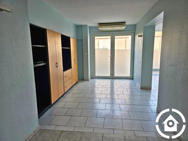 Bureaux avec vitrine