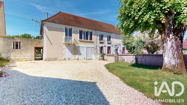 Maison à vendre 8 pièces 233,55 m² Auxerre