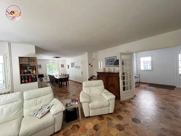 A 10 minutes de COGNAC ! Venez visiter cette maison ...
