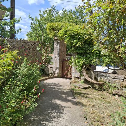 MAISON DE CHARME AVEC JARDIN ET JOLIE VUE SUR LA CAMPAGNE - DOUBLE GARAGE NON ATTENANT