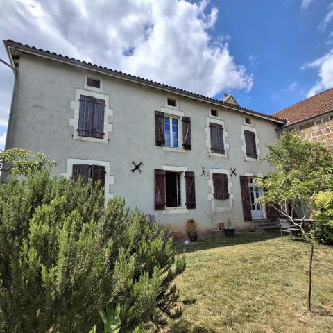 MAISON DE CHARME AVEC JARDIN ET JOLIE VUE SUR LA CAMPAGNE - DOUBLE GARAGE NON ATTENANT