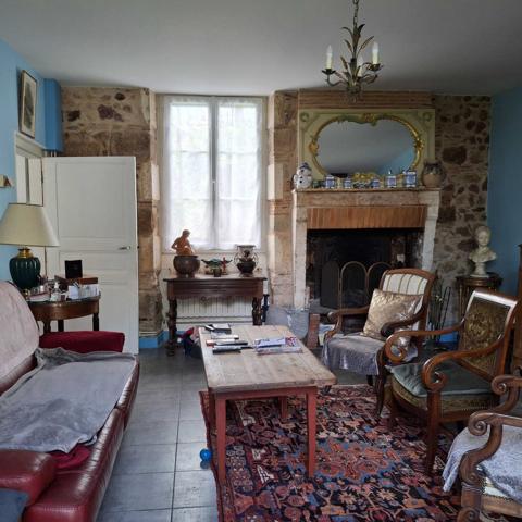 MAISON DE CHARME AVEC JARDIN ET JOLIE VUE SUR LA CAMPAGNE - DOUBLE GARAGE NON ATTENANT