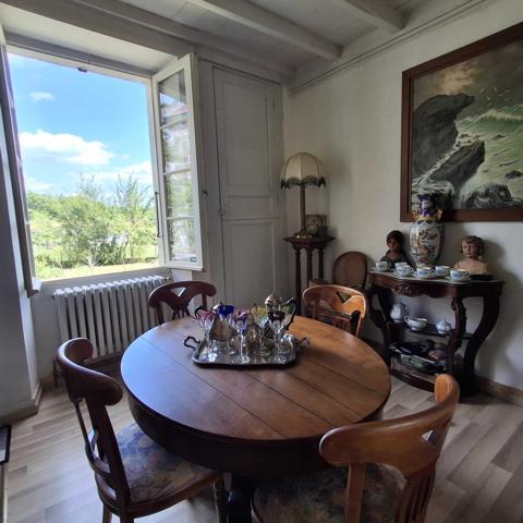 MAISON DE CHARME AVEC JARDIN ET JOLIE VUE SUR LA CAMPAGNE - DOUBLE GARAGE NON ATTENANT
