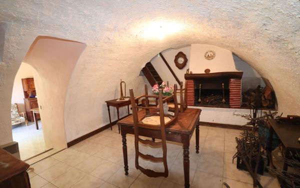 Maison à vendre    2 pièces •  Berre-les-Alpes