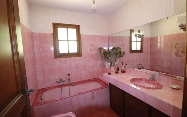 Maison à vendre    2 pièces •  Berre-les-Alpes