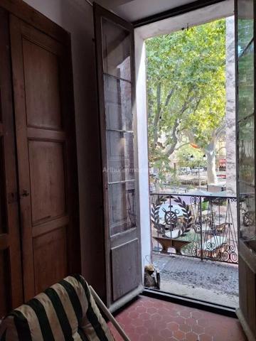 Vente                                                      Maison de village
                        
                     4 pièces                      71 m2                     à Salernes