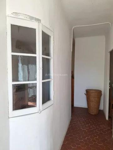 Vente                                                      Maison de village
                        
                     4 pièces                      71 m2                     à Salernes