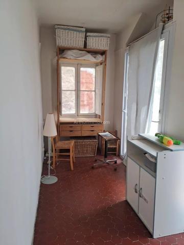Vente                                                      Maison de village
                        
                     4 pièces                      71 m2                     à Salernes