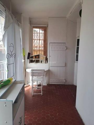 Vente                                                      Maison de village
                        
                     4 pièces                      71 m2                     à Salernes