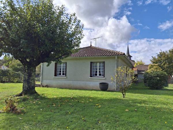 MAISON DE PLAIN PIED AVEC JARDIN ATTENANT