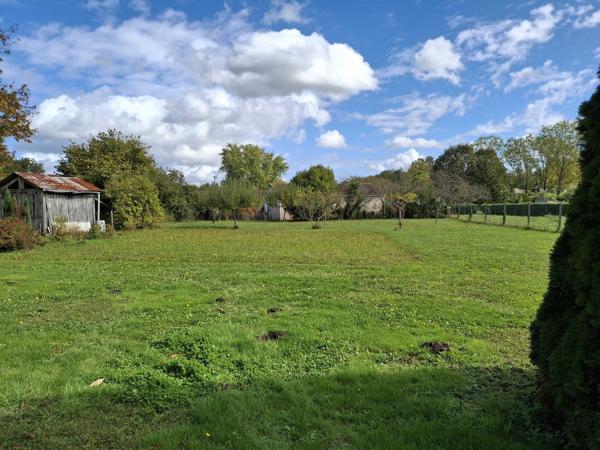 MAISON DE PLAIN PIED AVEC JARDIN ATTENANT