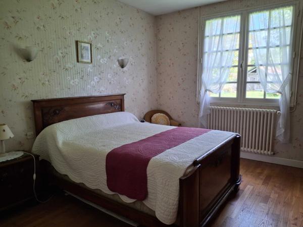 MAISON DE PLAIN PIED AVEC JARDIN ATTENANT