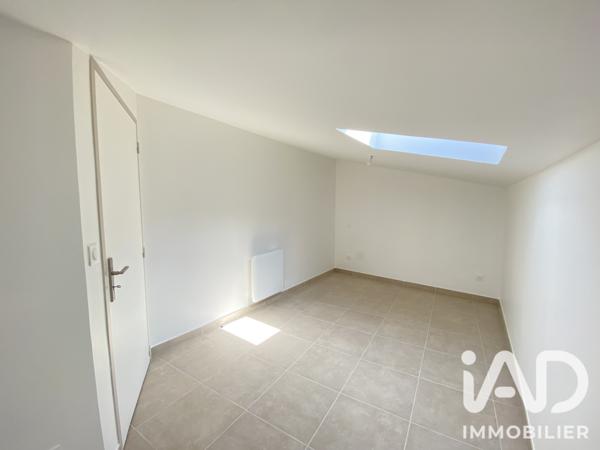 Appartement à vendre 4 pièces 74,03 m² Eyguières