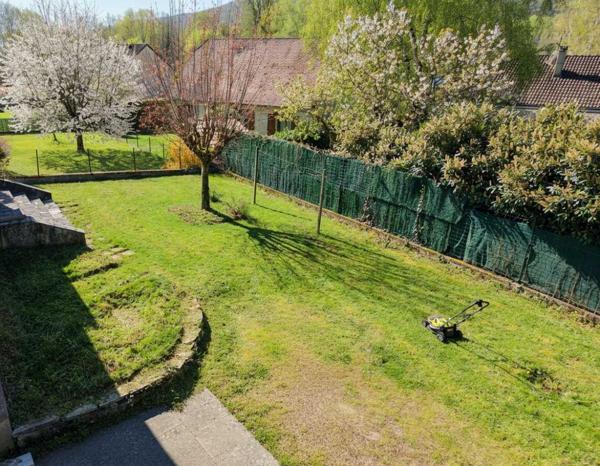 Maison ancienne - Souillac Maison atypique avec jardin clos au cœur de Souillac, beaux volumes et fort potentiel de valorisation