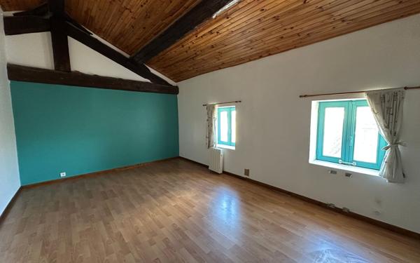 Maison à vendre    5 pièces •  Taluyers