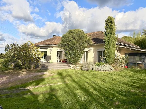 Haut Latresne- Maison de 190m² habitable sur terrain de 2765m2 avec piscine et garage , Latresne Haut Latresne- Maison de 190m² habitable sur terrain de 2765m2 avec piscine et garage , Latresne