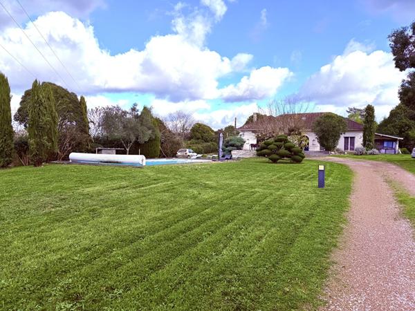 Haut Latresne- Maison de 190m² habitable sur terrain de 2765m2 avec piscine et garage , Latresne Haut Latresne- Maison de 190m² habitable sur terrain de 2765m2 avec piscine et garage , Latresne