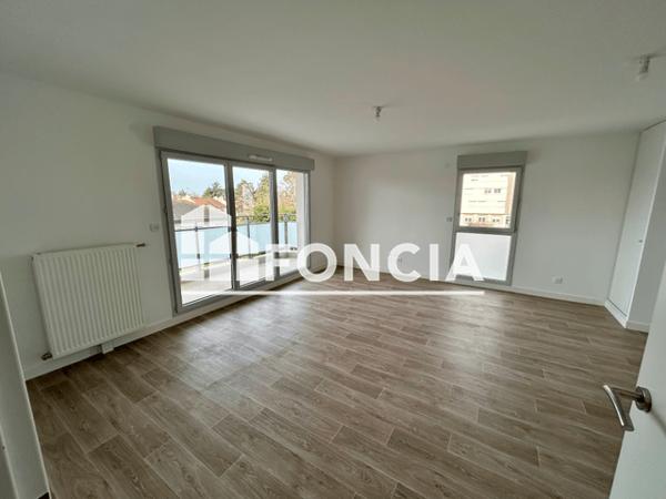 Location Appartement 3 pièces 62.01 m² - 17 RUE JEAN RICHARD BLOCH Poitiers 86000