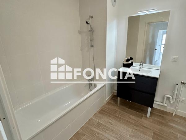 Location Appartement 3 pièces 62.01 m² - 17 RUE JEAN RICHARD BLOCH Poitiers 86000