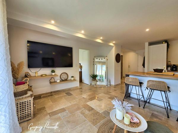 Six-Fours-les-Plages – Appartement 3 pièces avec extérieurs, proche centre-ville