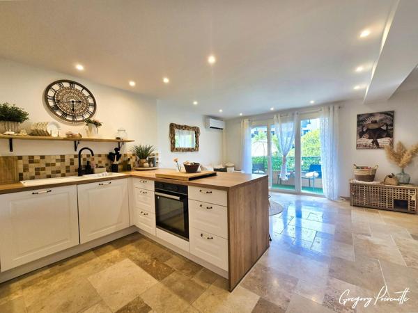 Six-Fours-les-Plages – Appartement 3 pièces avec extérieurs, proche centre-ville