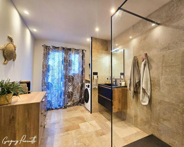 Six-Fours-les-Plages – Appartement 3 pièces avec extérieurs, proche centre-ville