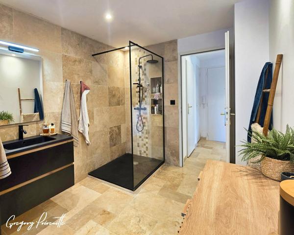 Six-Fours-les-Plages – Appartement 3 pièces avec extérieurs, proche centre-ville