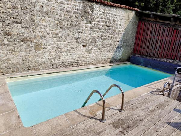 Maison à MAZERAY, 17400 - 8 pièces 281m²