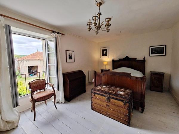 Maison à MAZERAY, 17400 - 8 pièces 281m²