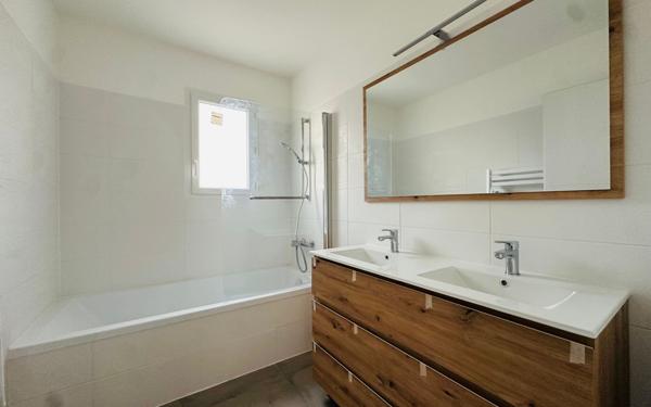 Maison à louer    4 pièces • 120 m2 Longages