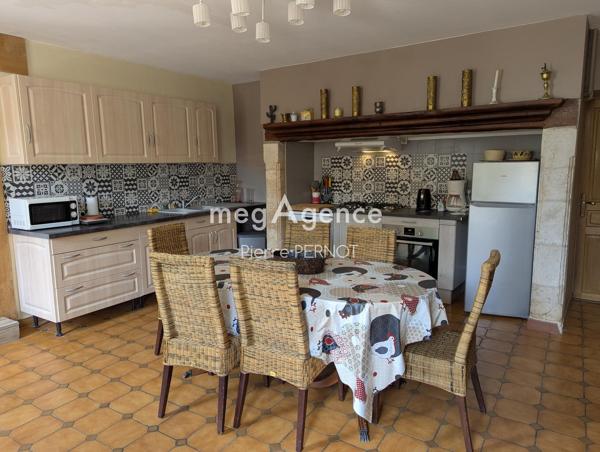 Maison à VILLENEUVE-SUR-VERE, 81130 - 7 pièces 207m²
