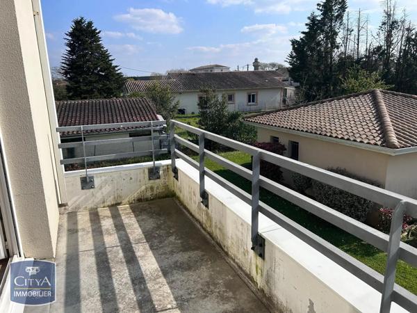 Appartement à louer 2 pièces 48.24m² Vayres (33870)