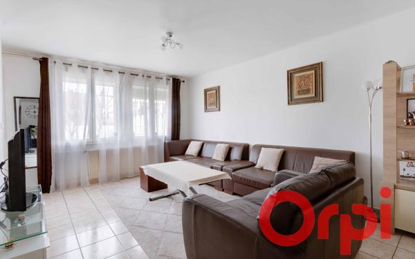 Maison à vendre    5 pièces • 90 m2 Le Blanc-Mesnil