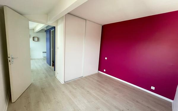 Appartement à louer    3 pièces • 6 961 m2 Toulouse