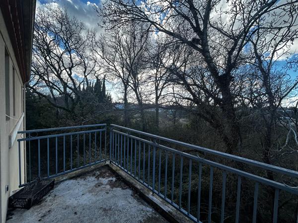 Appartement T3 54m² avec terrasse et parking - Résidence sécurisée Avignon extra-muros