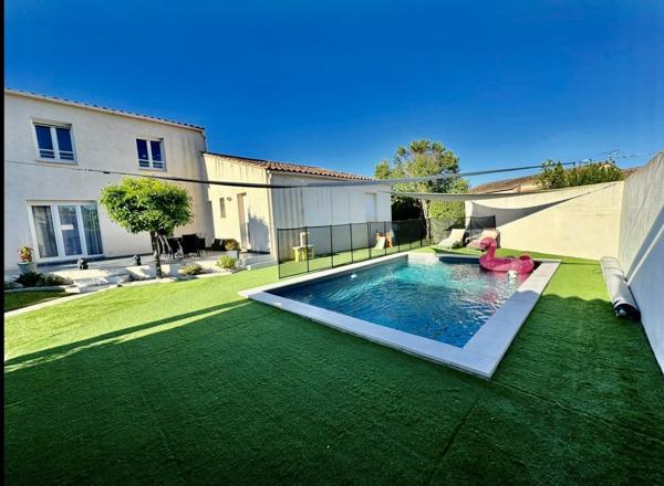 maison avec jardin piscine calme lumineuse