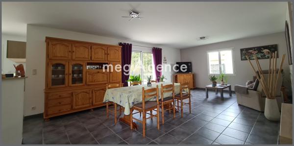 Maison à Bressuire, 79300 - 8 pièces 101m²