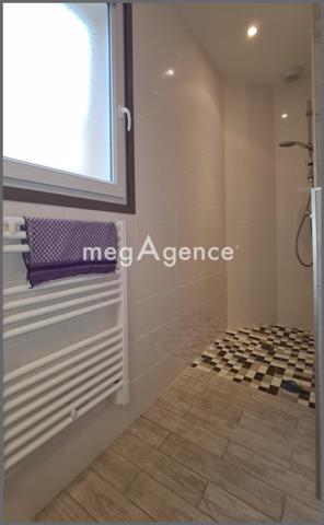 Maison à Bressuire, 79300 - 8 pièces 101m²