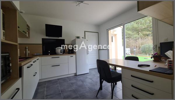 Maison à Bressuire, 79300 - 8 pièces 101m²