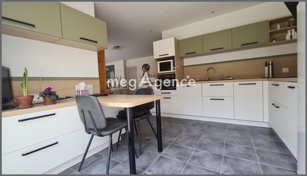 Maison à Bressuire, 79300 - 8 pièces 101m²