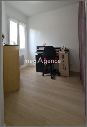 Maison à Bressuire, 79300 - 8 pièces 101m²