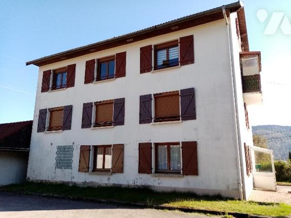 2ème étage Appartement très lumineux de 100,1 m² , parking, garage, cellier
jardin collectif,