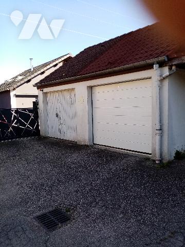 2ème étage Appartement très lumineux de 100,1 m² , parking, garage, cellier
jardin collectif,