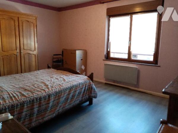2ème étage Appartement très lumineux de 100,1 m² , parking, garage, cellier
jardin collectif,
