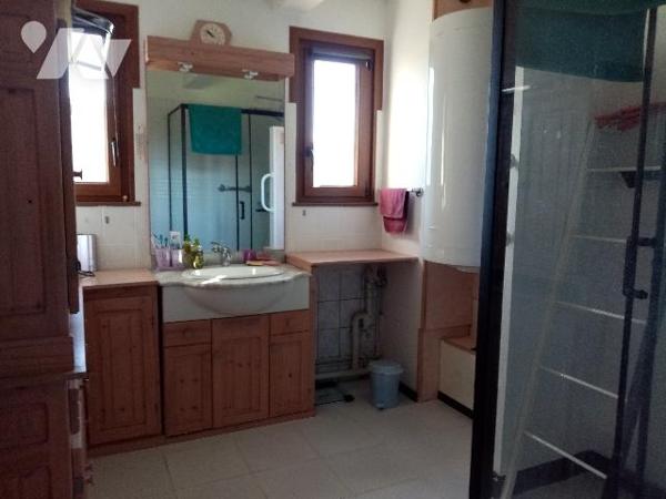 2ème étage Appartement très lumineux de 100,1 m² , parking, garage, cellier
jardin collectif,
