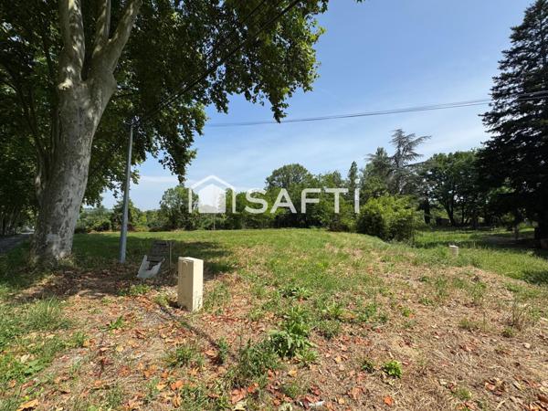 RARE SUR LE SECTEUR – Terrain plat viabilisé, libre constructeur